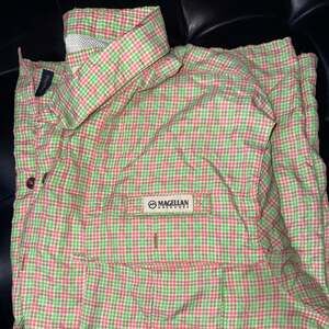 Magellan Outdoors Men's Green and Pink Check MagWick Angler Fit